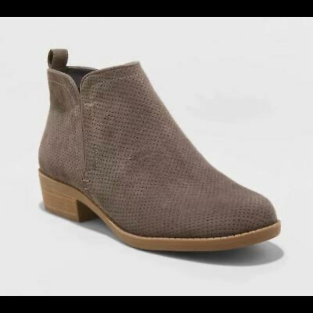 NEW / Universal Thread / Dylan / Laser-Cut Booties - Picture 8 of 9
